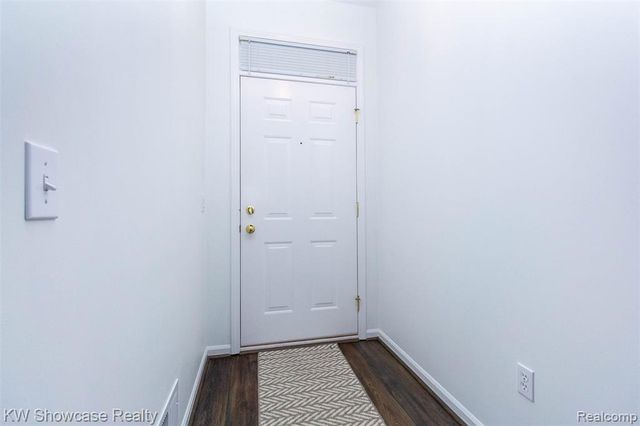 5726 Pinecroft Court 44, Clawson, MI 48346
