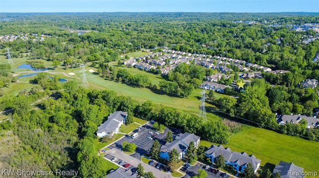5726 Pinecroft Court 44, Clawson, MI 48346