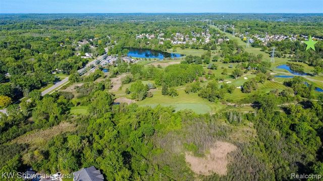 5726 Pinecroft Court 44, Clawson, MI 48346