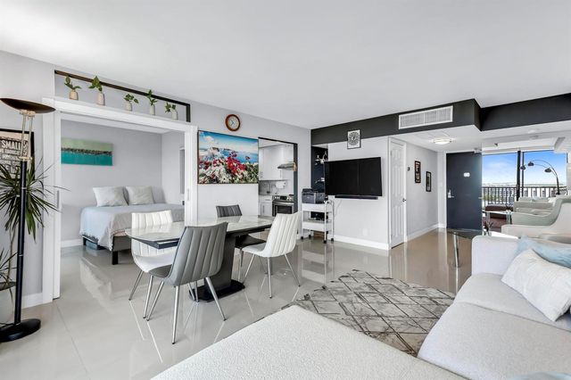 20335 W Country Club 1901, Aventura, FL 33180