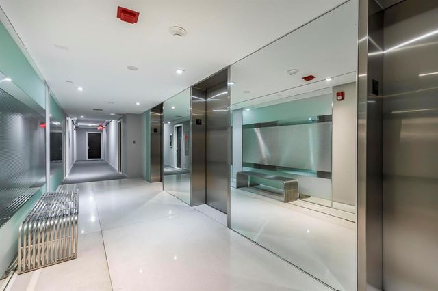 20335 W Country Club 1901, Aventura, FL 33180