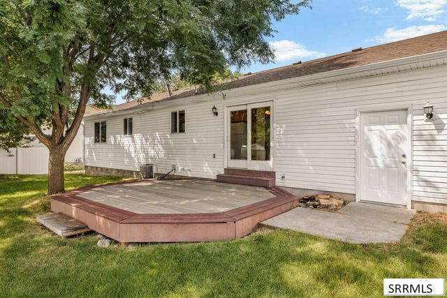 1109 S Diamond Circle, Ammon, ID 83406