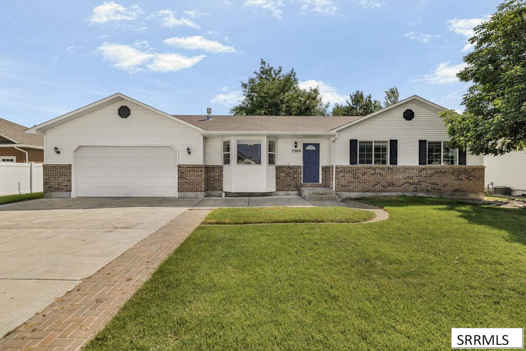 1109 S Diamond Circle, Ammon, ID 83406