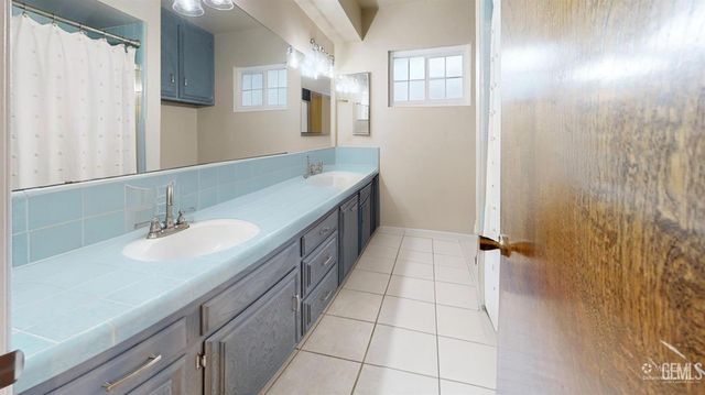 7503 Olive Drive, Bakersfield, CA 93308