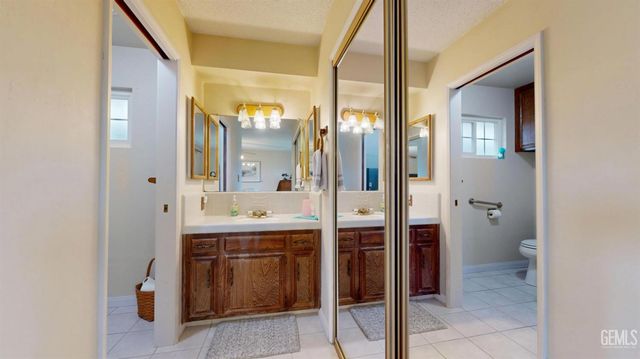 7503 Olive Drive, Bakersfield, CA 93308
