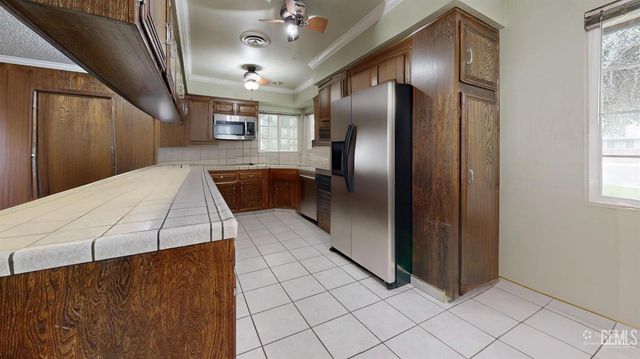 7503 Olive Drive, Bakersfield, CA 93308