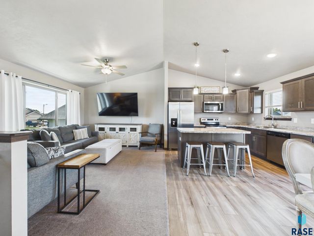 505 Brannon Dr Drive, Harrisburg, SD 57032