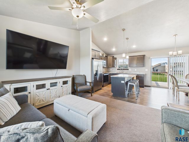 505 Brannon Dr Drive, Harrisburg, SD 57032