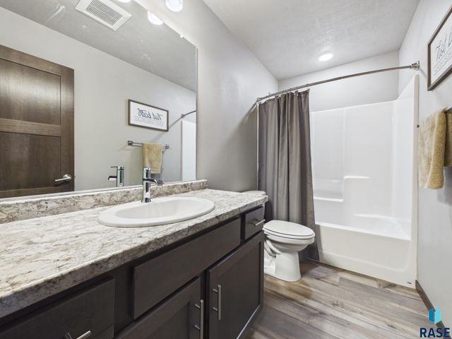 505 Brannon Dr Drive, Harrisburg, SD 57032