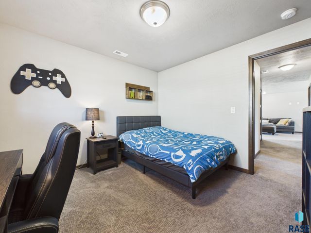 505 Brannon Dr Drive, Harrisburg, SD 57032