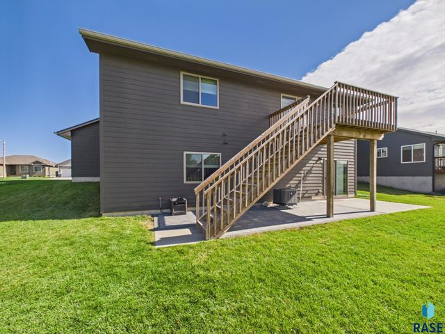 505 Brannon Dr Drive, Harrisburg, SD 57032