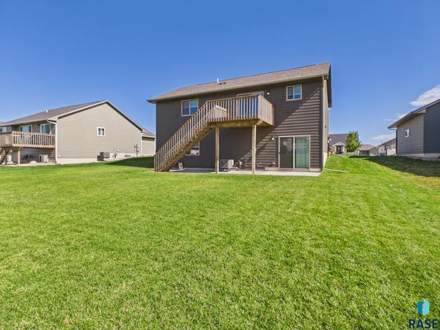 505 Brannon Dr Drive, Harrisburg, SD 57032