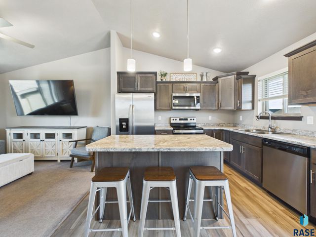 505 Brannon Dr Drive, Harrisburg, SD 57032