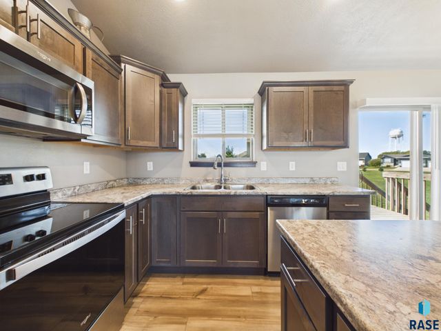505 Brannon Dr Drive, Harrisburg, SD 57032