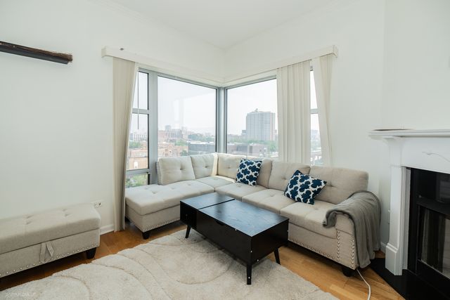 100 N Hermitage Avenue 716, Chicago, IL 60612