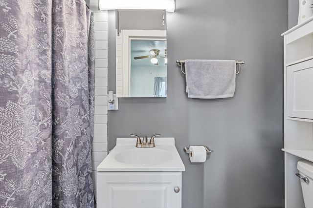 15000 Avers Avenue, Midlothian, IL 60445