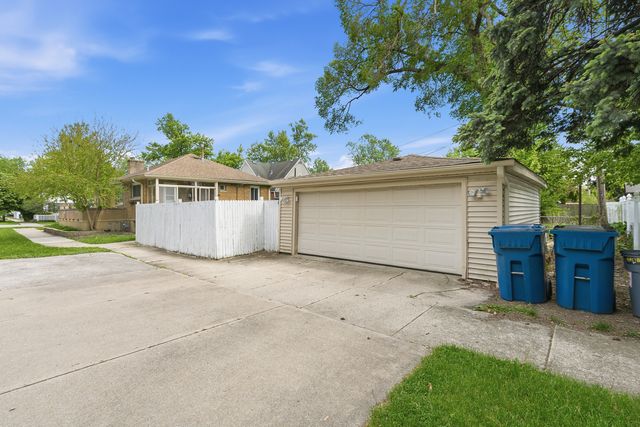 15000 Avers Avenue, Midlothian, IL 60445