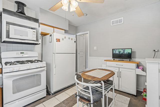 15000 Avers Avenue, Midlothian, IL 60445