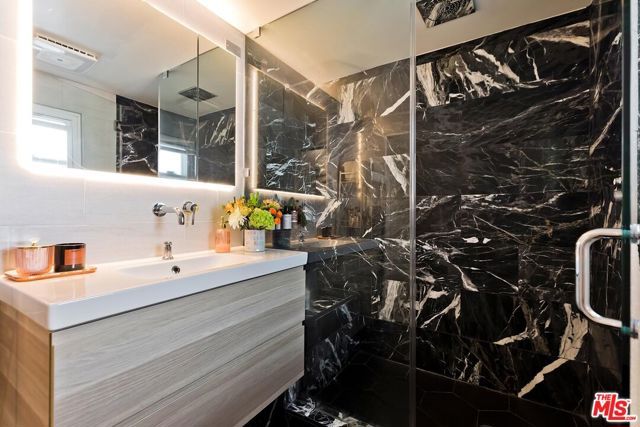 8155 Manitoba Street 12, Playa Del Rey (los Angeles), CA 90293