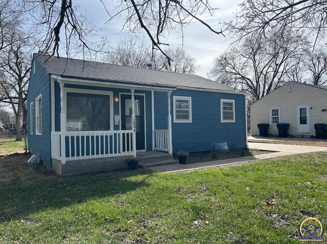 1804 SW McAlister AVE, Topeka, KS 66604