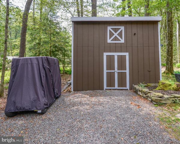 309 CARIBOU DR, Pocono Lake, PA 18347