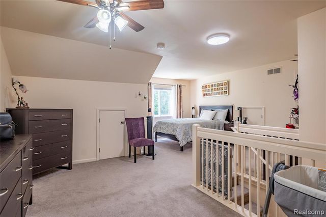 5568 Seabreeze Lane, Sterling Heights, MI 48310