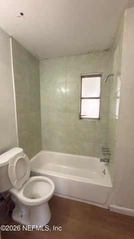 5627 BELAFONTE Drive, Jacksonville, FL 32209