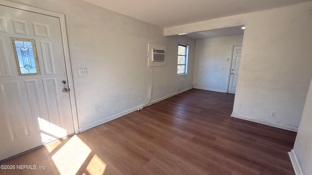 5627 BELAFONTE Drive, Jacksonville, FL 32209