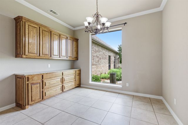 6900 Breezy Bluff Court, Fort Worth, TX 76126