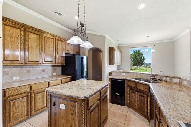 6900 Breezy Bluff Court, Fort Worth, TX 76126
