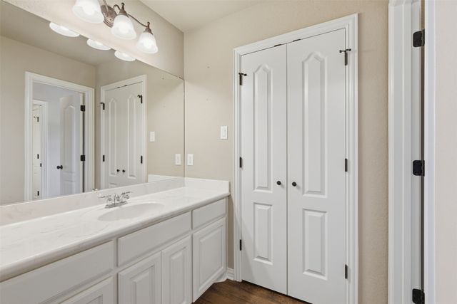 6900 Breezy Bluff Court, Fort Worth, TX 76126