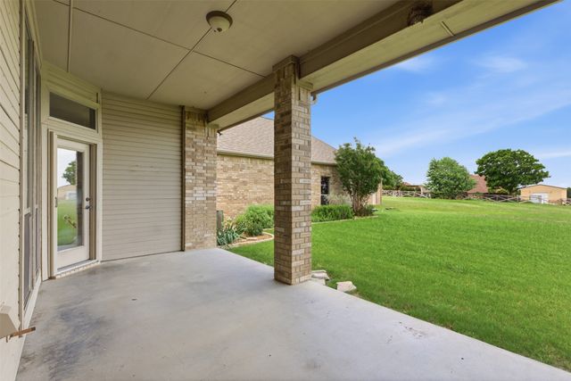 6900 Breezy Bluff Court, Fort Worth, TX 76126