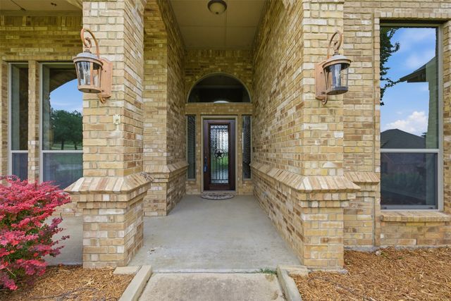 6900 Breezy Bluff Court, Fort Worth, TX 76126