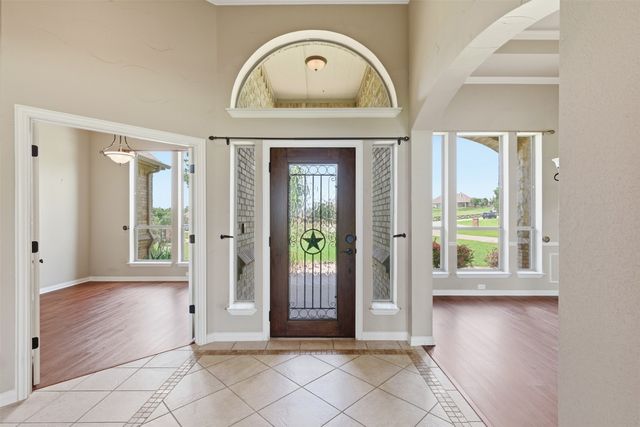 6900 Breezy Bluff Court, Fort Worth, TX 76126