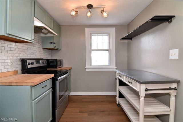 16412 Elsienna Avenue, Cleveland, OH 44135