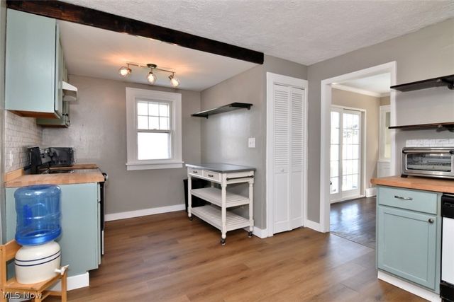 16412 Elsienna Avenue, Cleveland, OH 44135