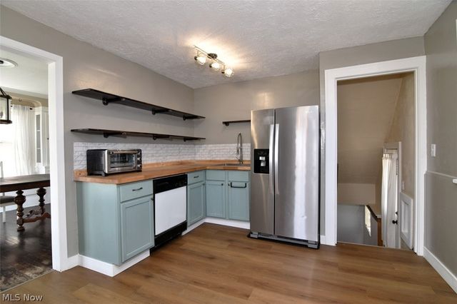 16412 Elsienna Avenue, Cleveland, OH 44135