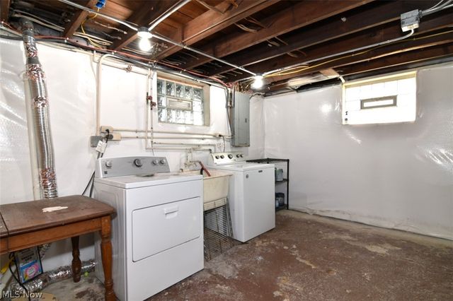 16412 Elsienna Avenue, Cleveland, OH 44135