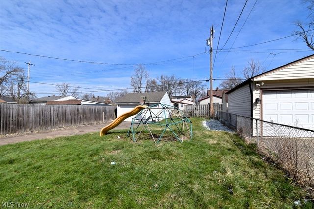 16412 Elsienna Avenue, Cleveland, OH 44135