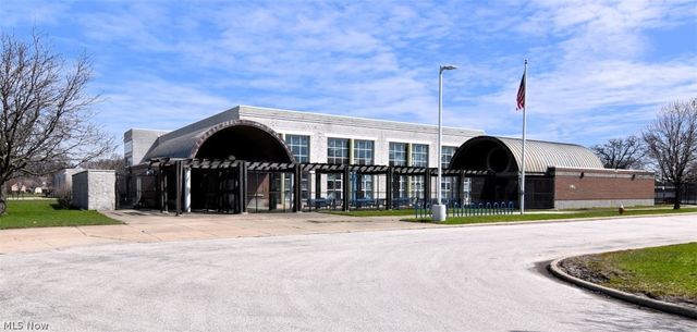 16412 Elsienna Avenue, Cleveland, OH 44135