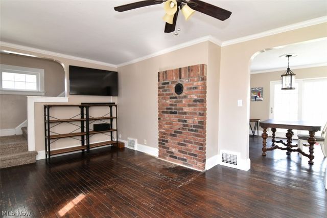 16412 Elsienna Avenue, Cleveland, OH 44135