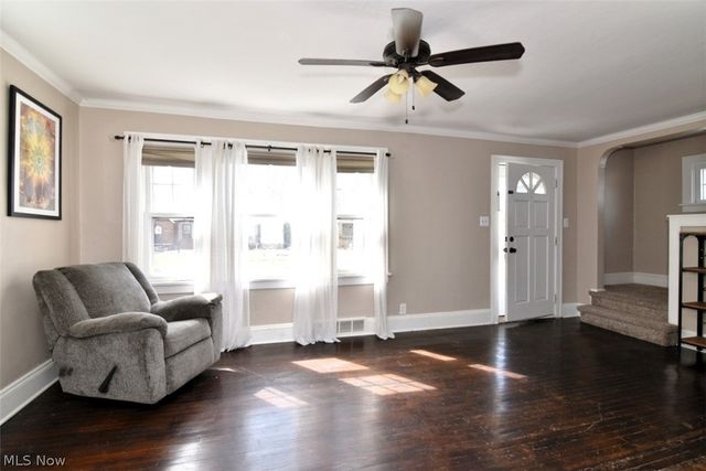 16412 Elsienna Avenue, Cleveland, OH 44135