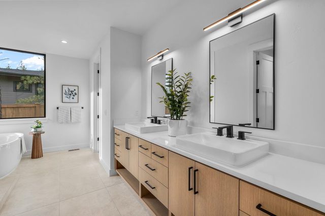 62552 NW Woodsman Loop, Bend, OR 97703