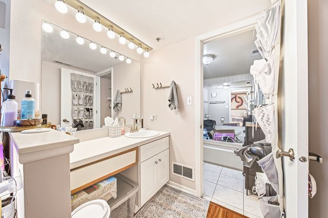 5980 Lake Bluff Drive 202, Tinley Park, IL 60477