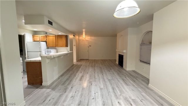 7570 FLAMINGO Road 101, Las Vegas, NV 89147