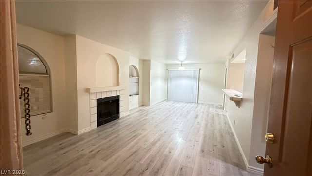 7570 FLAMINGO Road 101, Las Vegas, NV 89147