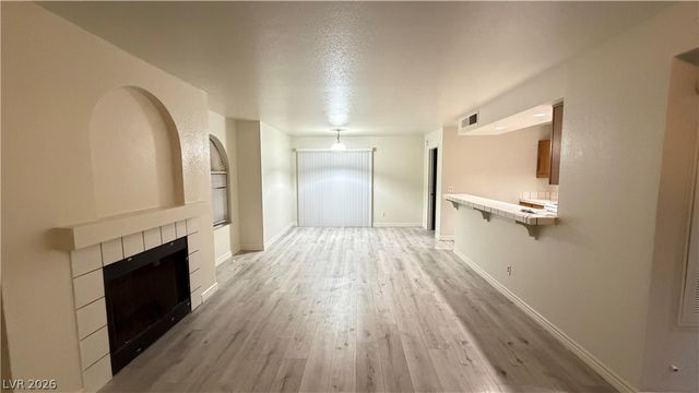 7570 FLAMINGO Road 101, Las Vegas, NV 89147