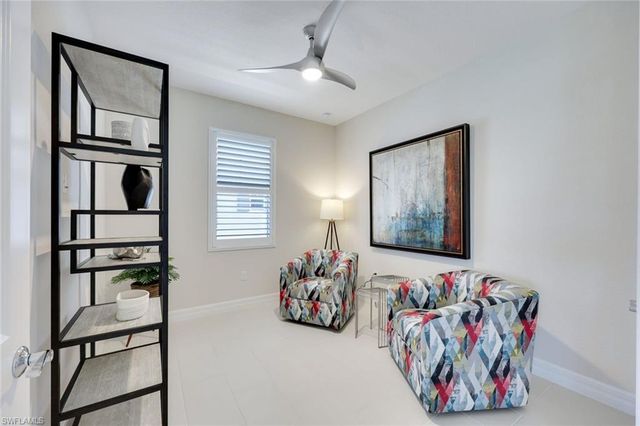 273 Indies DR E # 202, Naples, FL 34114