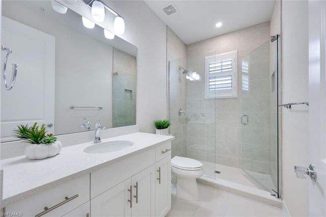 273 Indies DR E # 202, Naples, FL 34114