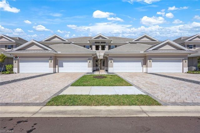 273 Indies DR E # 202, Naples, FL 34114